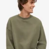Ekologisk oversized-tröja – dammig olivgrön