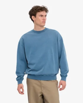 Ekologisk oversized-tröja med rund hals – blekt indigo