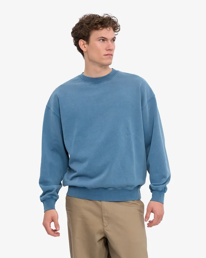 Ekologisk oversized-tröja med rund hals – blekt indigo