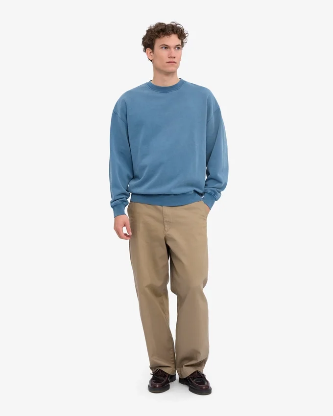 Ekologisk oversized-tröja med rund hals – blekt indigo