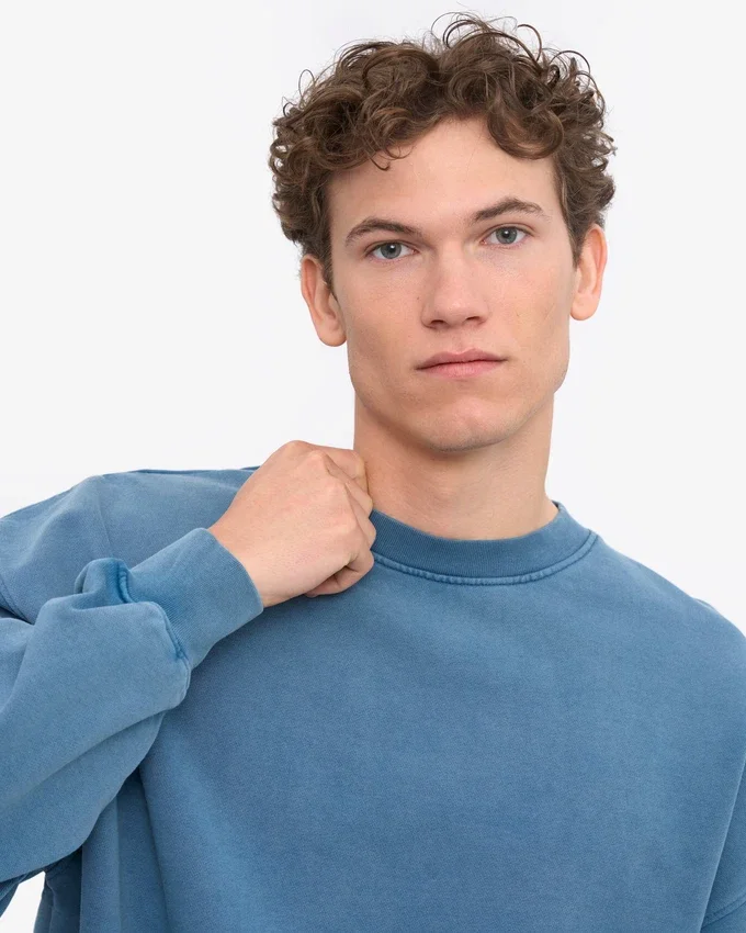 Ekologisk oversized-tröja med rund hals – blekt indigo