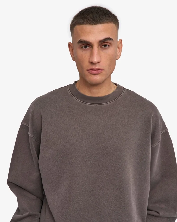 Ekologisk oversized-tröja med rund hals – blekt lera