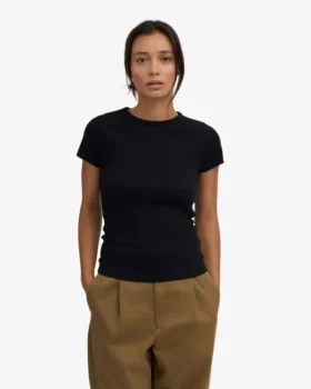 Ekologisk ribbad T-shirt – djupsvart