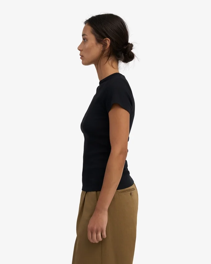Ekologisk ribbad T-shirt – djupsvart