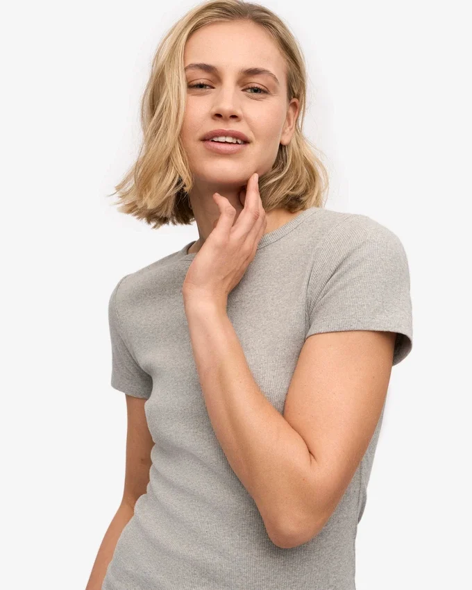 Ekologisk ribbad T-shirt – melerad grå