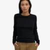 Ekologisk ribbstickad T-shirt med långa ärmar för dam – djupsvart