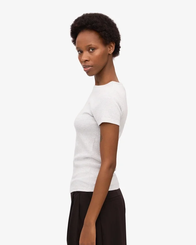 Ekologisk T-shirt i ribbstickat – snövit melange