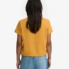 Ekologisk T-shirt med boxig, kort passform – bränd gul