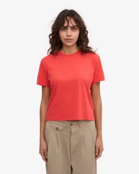 Ekologisk T-shirt med boxig, kort passform – röd mandarin