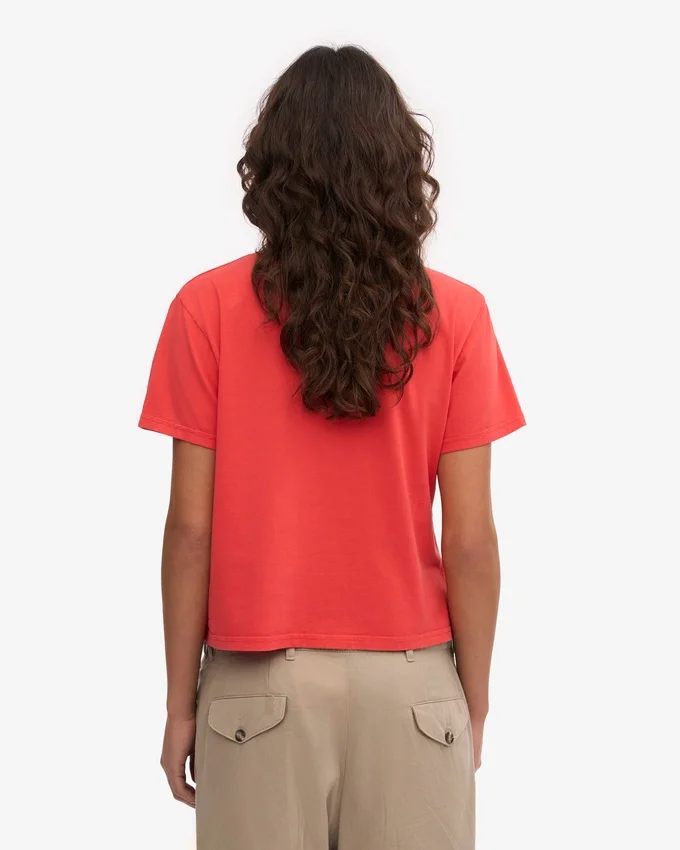 Ekologisk T-shirt med boxig, kort passform – röd mandarin