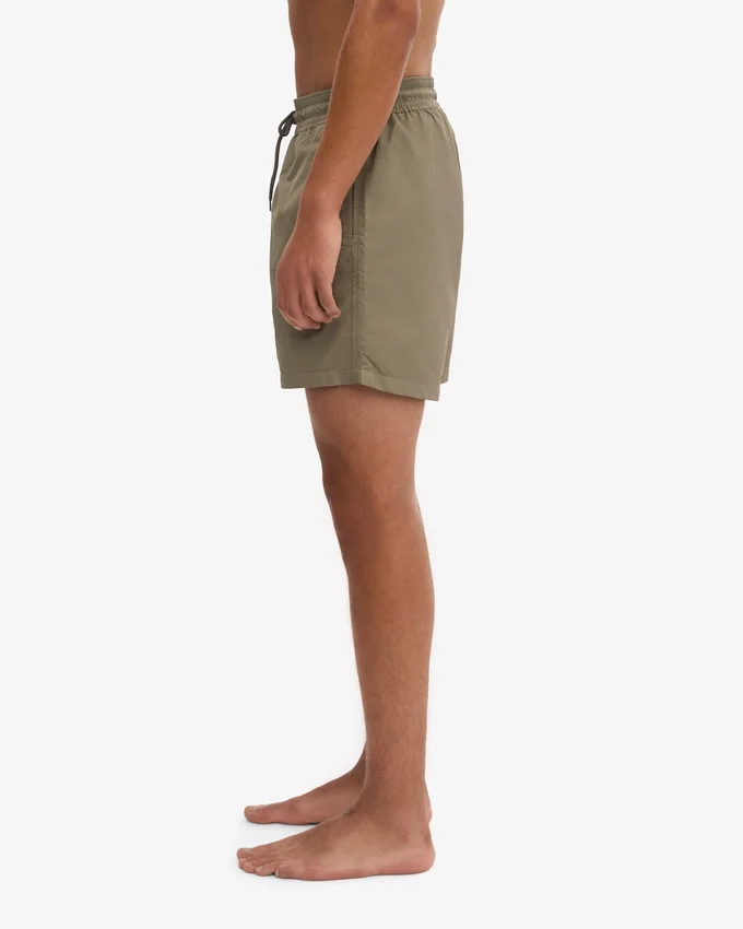 Klassiska badshorts – dammig olivgrön