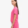 Kort, boxig T-shirt i ekologiskt bomull – Bubblegum Pink