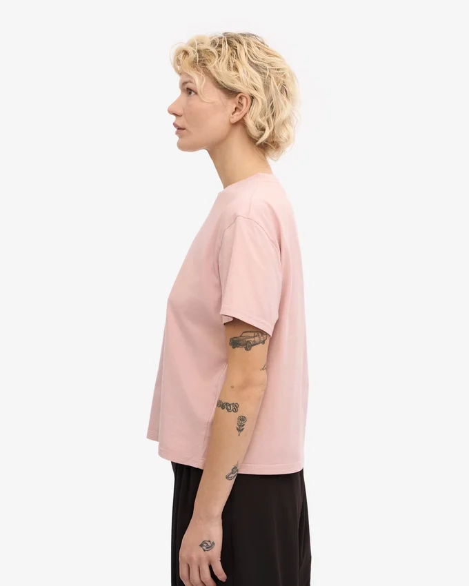 Kort, boxig T-shirt i ekologiskt tyg – blekt rosa