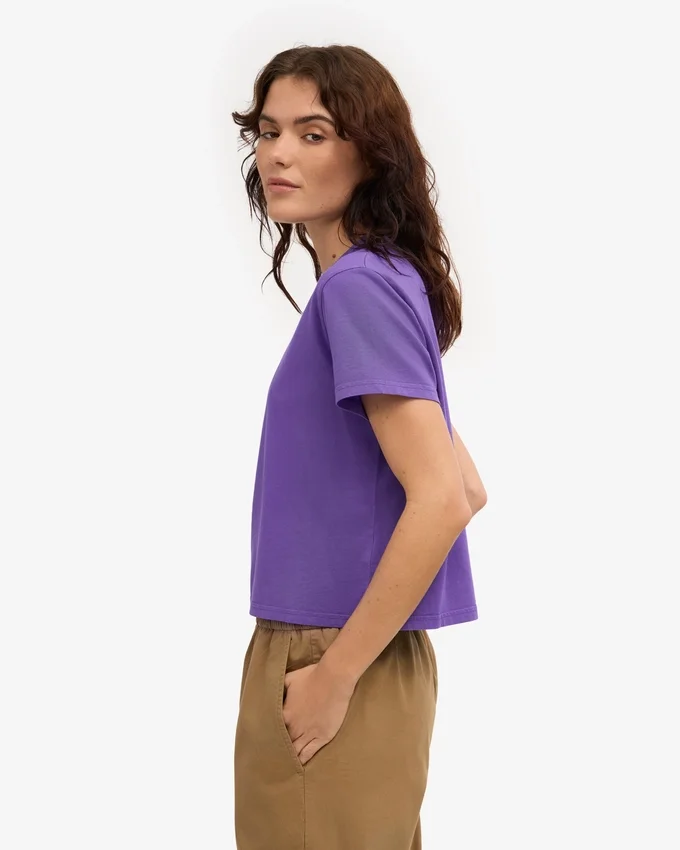 Kort, boxig T-shirt i ekologiskt tyg – ultraviolett