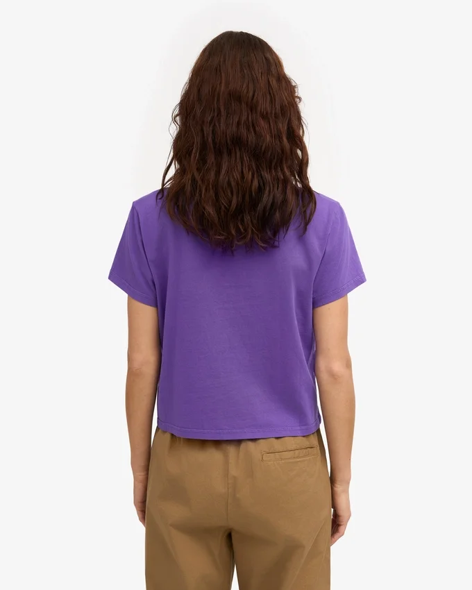 Kort, boxig T-shirt i ekologiskt tyg – ultraviolett