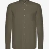 Organic Button Down skjorta med knappar – dammig olivgrön
