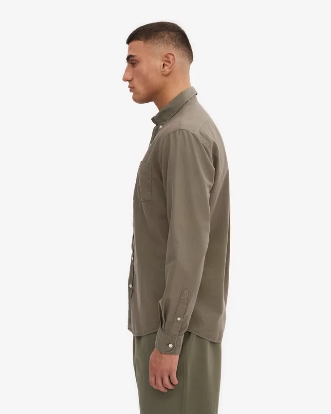 Organic Button Down skjorta med knappar – dammig olivgrön