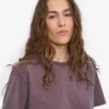 Organisk, boxig, kort T-shirt – blekt druvblå