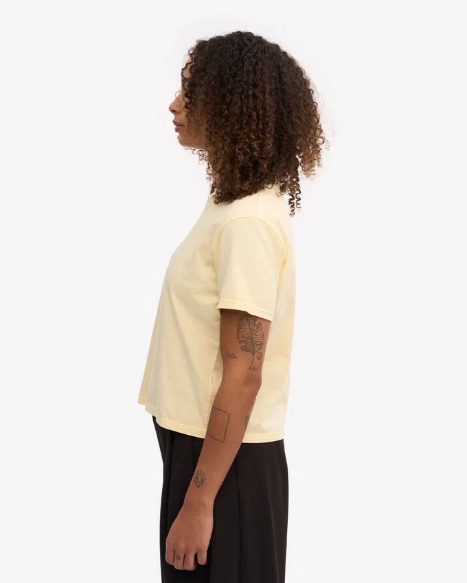 Organisk boxig kort T-shirt – mjukgul