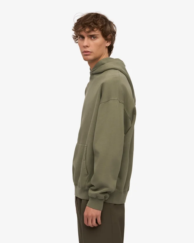 Överdimensionerad hoodie i ekologisk bomull – dammig olivgrön