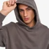 Överdimensionerad hoodie i ekologiskt tyg – blekt lergrå