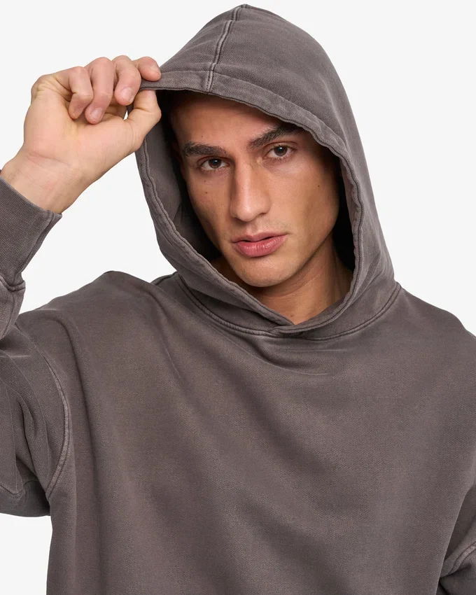 Överdimensionerad hoodie i ekologiskt tyg – blekt lergrå